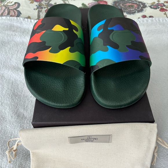 Valentino pool slides - men’s UK 10/EU 44. Gently used. - Picture 2 of 8